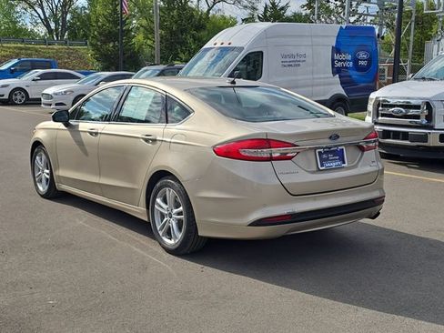 Certified 2018 Ford Fusion SE w/ Fusion SE Technology Package FWD image 3