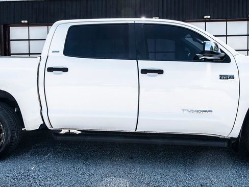 Used 2021 Toyota Tundra SR5 w/ SR5 Leather Package RWD image 25