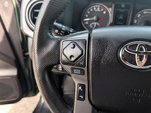 Used 2021 Toyota Tacoma TRD Off-Road image 19