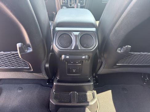 Used 2025 Jeep Wrangler Unlimited Sahara w/ Safety Group AWD/4WD image 33