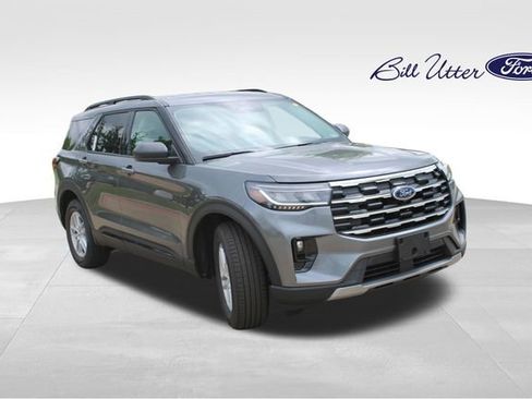 New 2026 Ford Explorer Active image 2