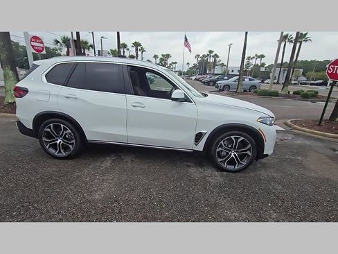 New 2026 BMW X5 xDrive50e w/ Premium Package image 37