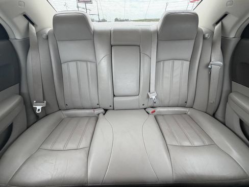 Used 2010 Chrysler 300 C w/ Luxury Group II RWD image 24