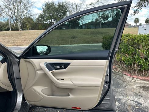 Used 2015 Nissan Altima 2.5 SV w/ Convenience Package image 44