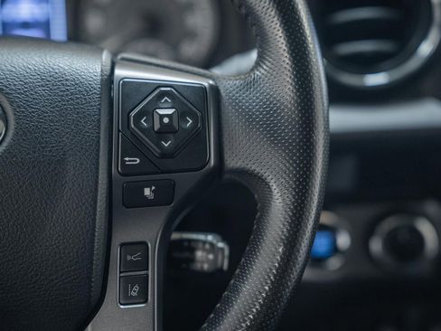 Used 2019 Toyota Tacoma TRD Sport image 34