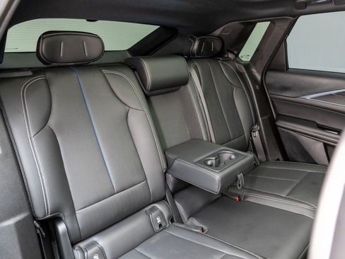 Used 2024 Cadillac Lyriq Luxury image 30