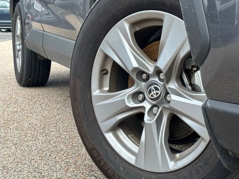 Used 2025 Toyota RAV4 XLE w/ Convenience Package image 2