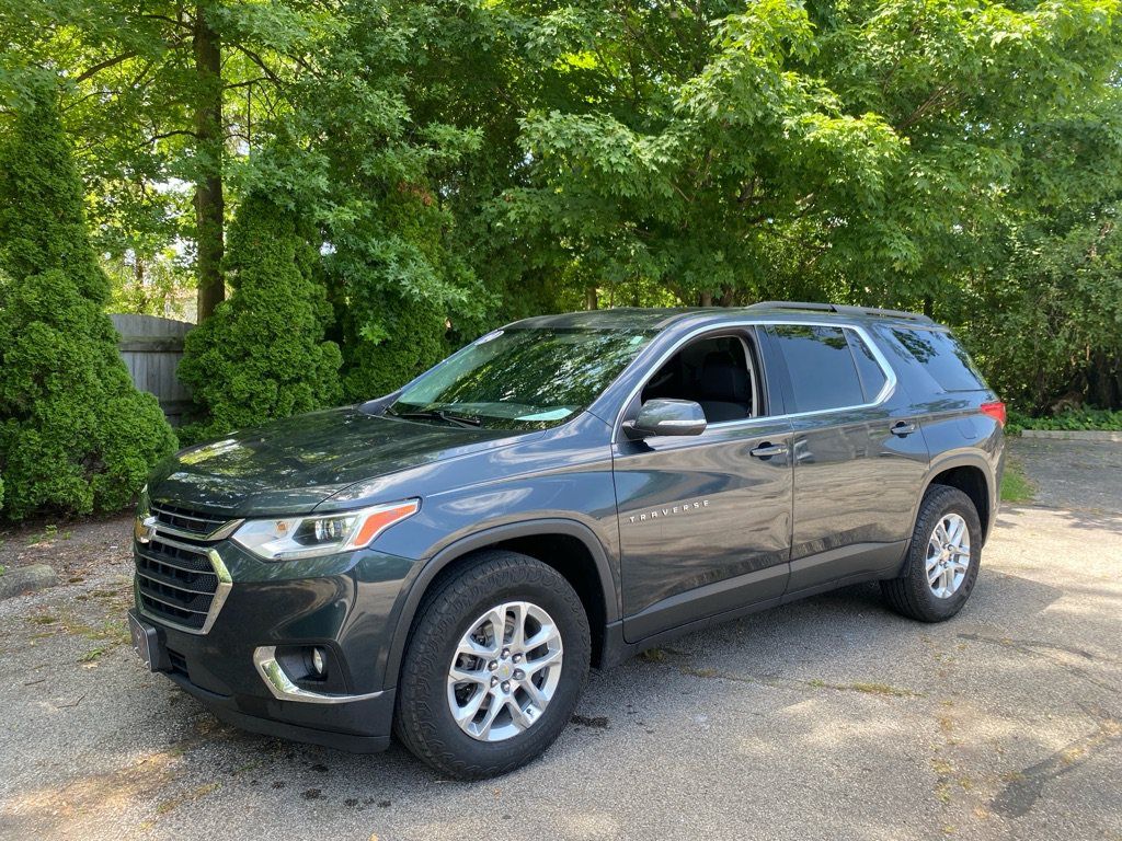 Used 2021 Chevrolet Traverse LT FWD image 1