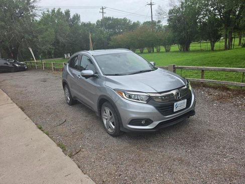 Used 2019 Honda HR-V EX image 2