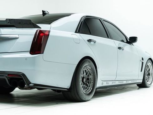 Used 2018 Cadillac CTS V w/ Carbon Fiber Package image 16