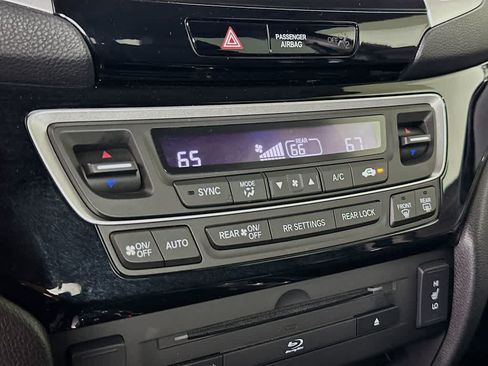 Used 2016 Honda Pilot Touring image 18