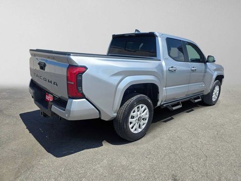 Used 2025 Toyota Tacoma SR5 AWD/4WD image 3