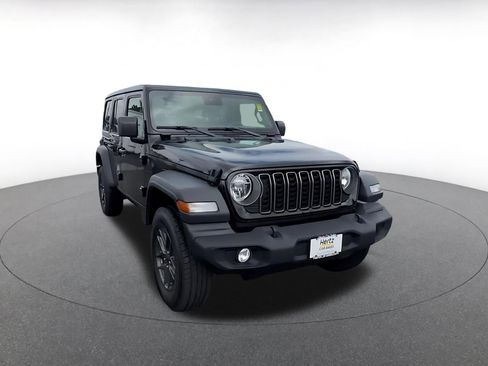 Used 2025 Jeep Wrangler Unlimited Sport AWD/4WD image 3