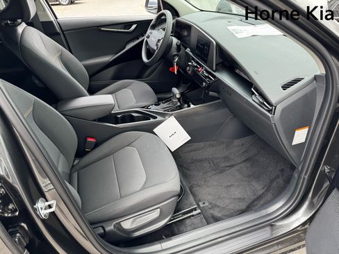 New 2025 Kia Niro LX image 22