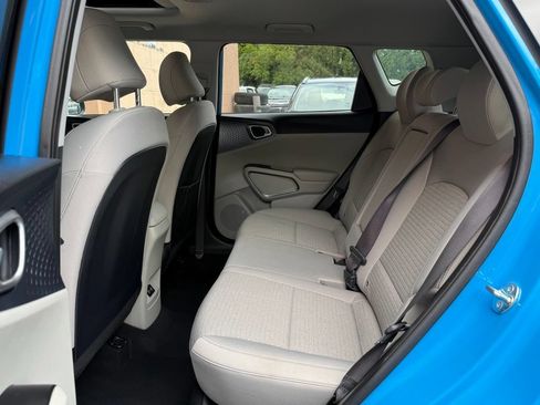 Used 2023 Kia Soul EX FWD image 12
