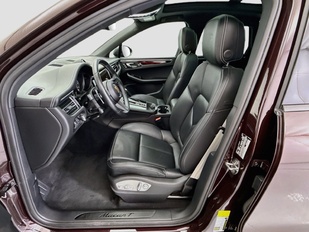 Used 2024 Porsche Macan AWD/4WD image 18