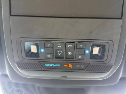 Used 2020 Ford Explorer XLT w/ Equipment Group 202A AWD/4WD image 33