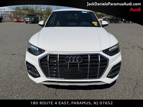 Used 2023 Audi Q5 2.0T Premium w/ Convenience Package image 2