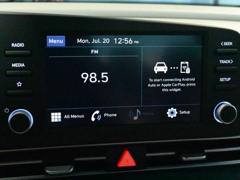Used 2021 Hyundai Elantra SE FWD image 11