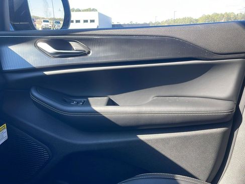 New 2025 Jeep Grand Cherokee Altitude image 20