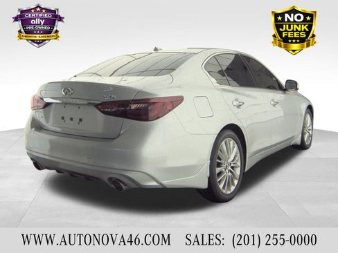 Used 2019 INFINITI Q50 Luxe w/ Essential Package (3.0T Luxe) image 4