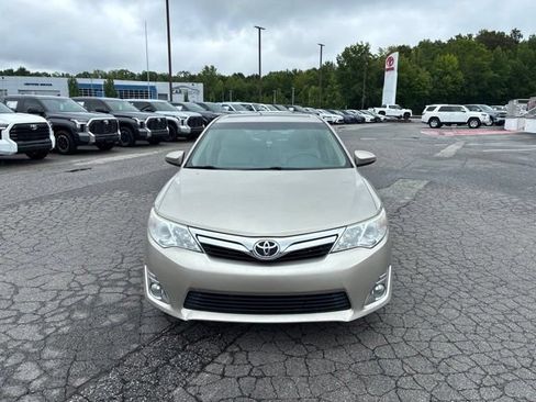 Used 2014 Toyota Camry XLE FWD image 2