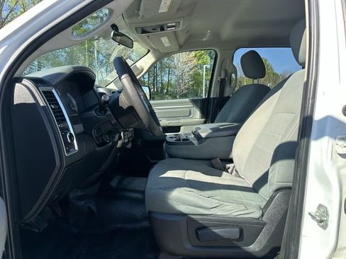 Used 2018 RAM 1500 Classic SLT w/ Protection Group AWD/4WD image 12
