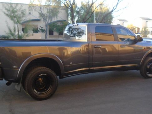 Used 2021 RAM 3500 Laramie w/ Night Edition image 28