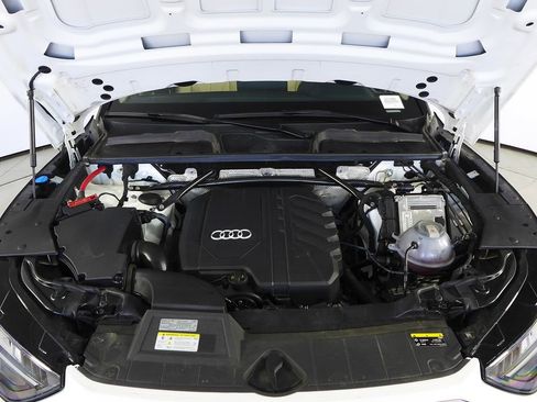 Used 2023 Audi Q5 2.0T Premium w/ Convenience Package image 6