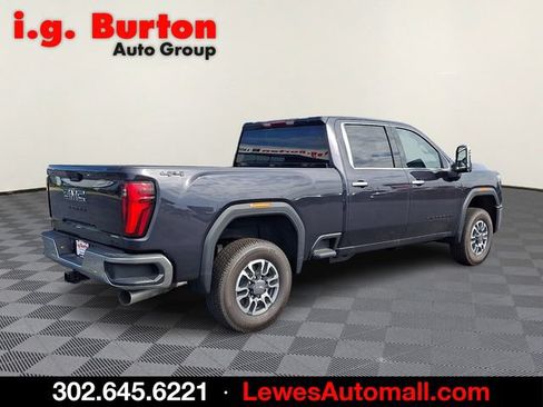 New 2026 GMC Sierra 2500 SLT w/ LPO, Black Badging Package AWD/4WD image 4