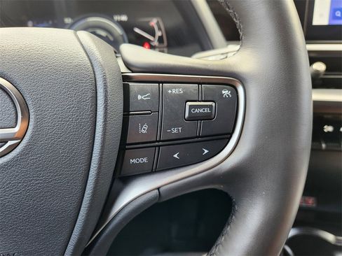 Used 2023 Lexus UX 250h FWD w/ Premium Package image 29