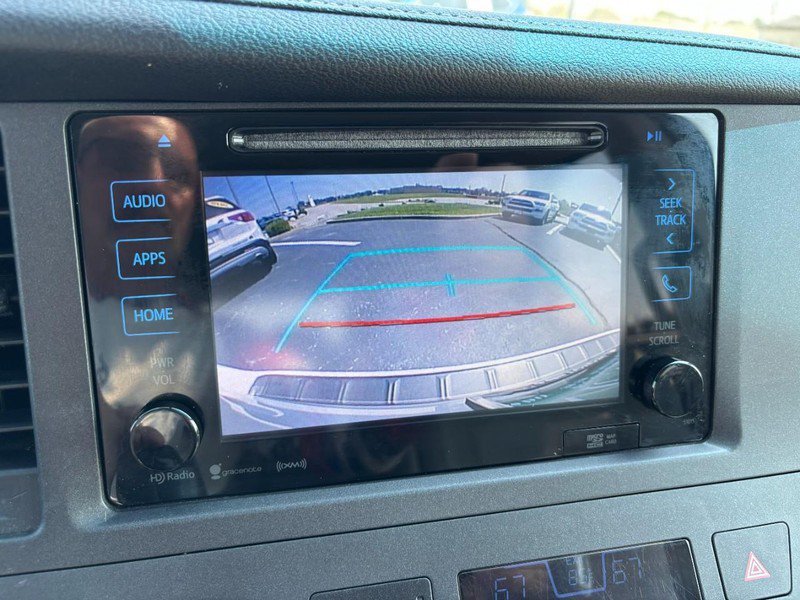 Used 2017 Toyota Sienna XLE Premium FWD image 21