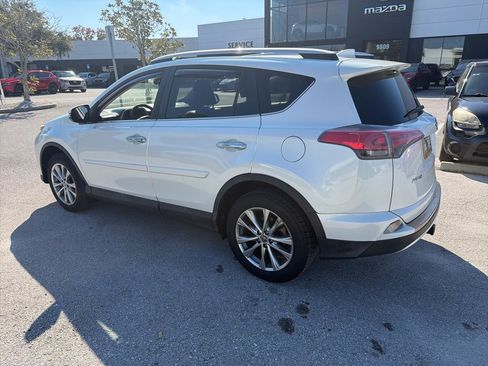 Used 2016 Toyota RAV4 Limited image 12