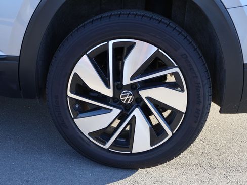 Used 2024 Volkswagen Atlas SE image 50