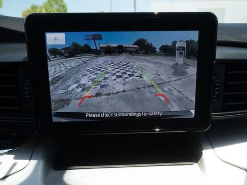 Used 2024 Ford Explorer XLT RWD image 24