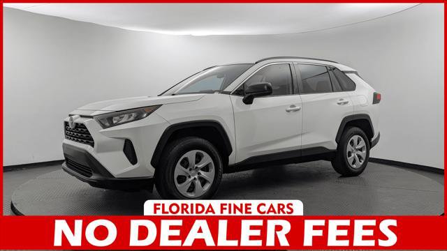Used 2019 Toyota RAV4 LE FWD image 1