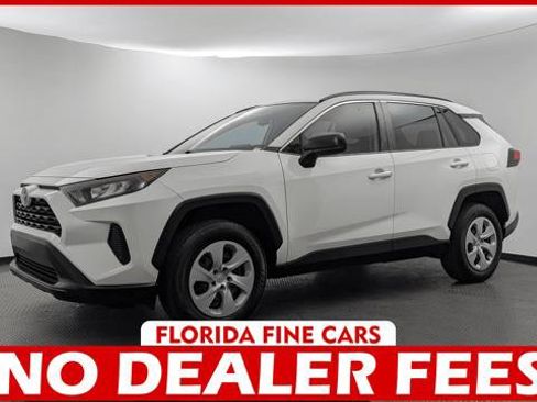 Used 2019 Toyota RAV4 LE FWD image 1
