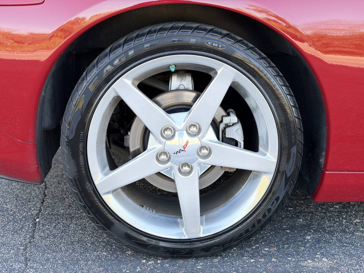 Used 2005 Chevrolet Corvette Coupe w/ Preferred Equipment Group RWD image 10