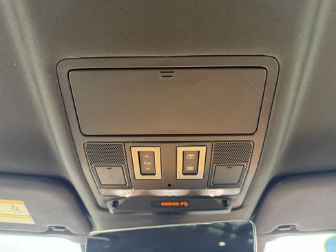 Used 2020 Land Rover Defender 110 X image 27