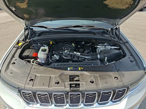 Used 2022 Jeep Grand Cherokee Limited AWD/4WD image 27