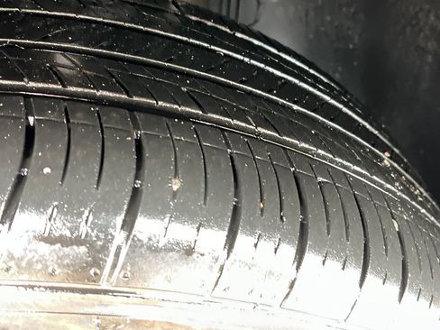 Used 2025 Volkswagen Atlas SE image 25