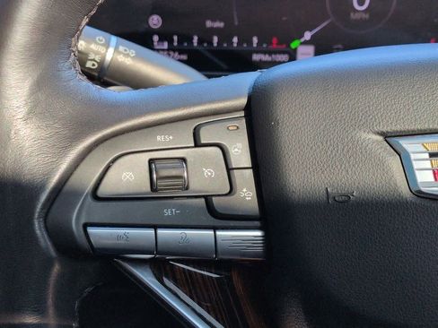 Used 2022 Cadillac Escalade ESV Premium Luxury image 26