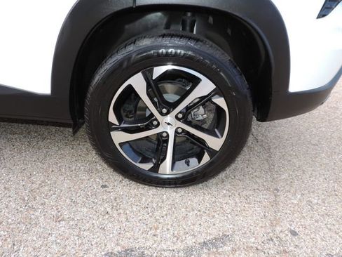 Used 2024 Chevrolet Trax RS w/ Sunroof Package image 16