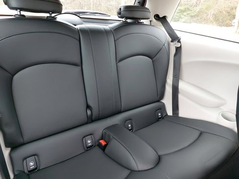 Used 2016 MINI Cooper 2-Door Hardtop image 11