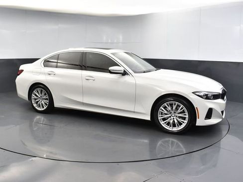 New 2024 BMW 330i Sedan w/ Convenience Package image 17