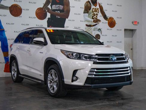 Used 2017 Toyota Highlander Limited AWD/4WD image 20
