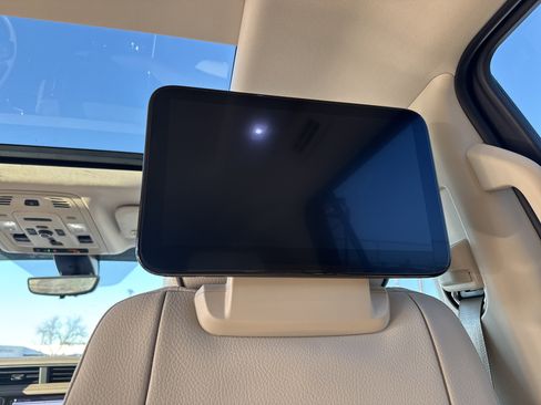 Used 2021 GMC Yukon Denali w/ Denali Ultimate Package image 30