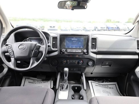 Used 2022 Nissan Frontier SV RWD image 14