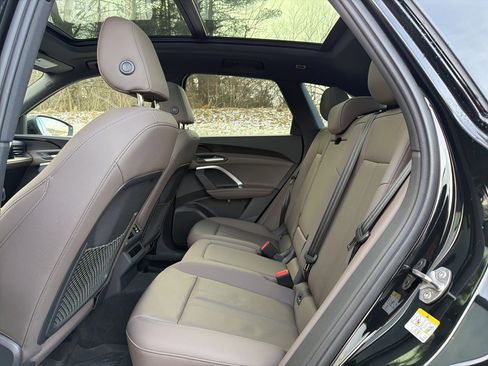 Certified 2025 Audi Q5 Premium w/ Convenience Package image 9