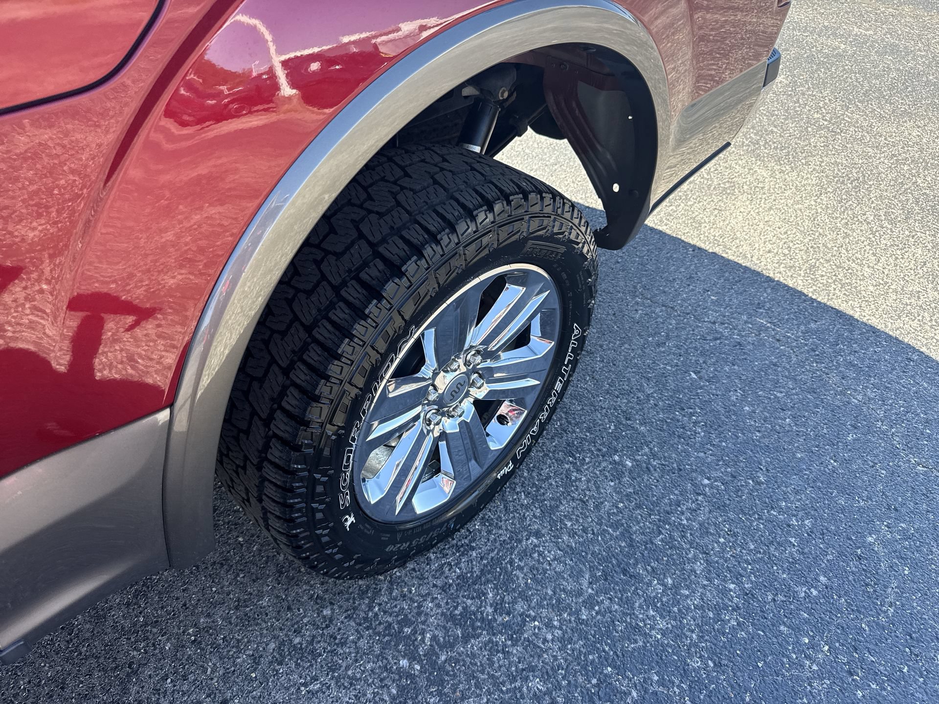 Used 2019 Ford F150 King Ranch w/ Equipment Group 601A Luxury AWD/4WD image 40